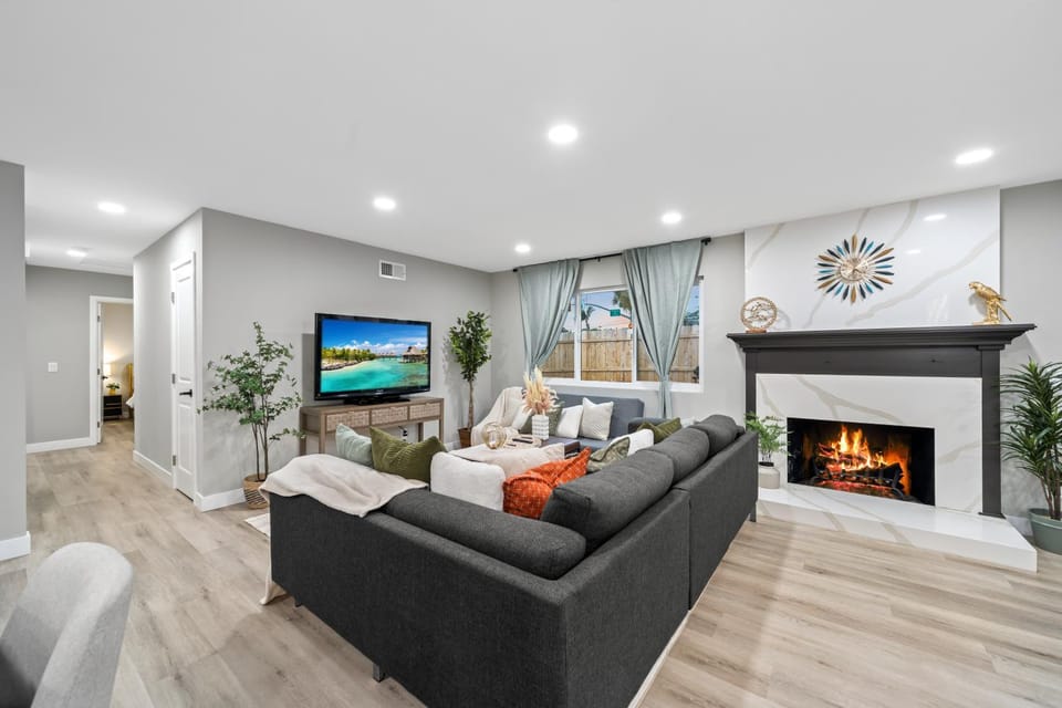 Entire Private Home with 3 Bedrooms, 2 Bath, Garage, King Bed, Gated Yard, Ranch Style, Available Now House in Spring Valley