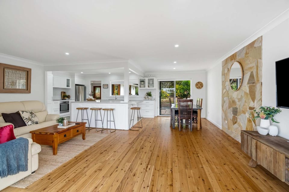Aura by Coast Hosting House in Terrigal