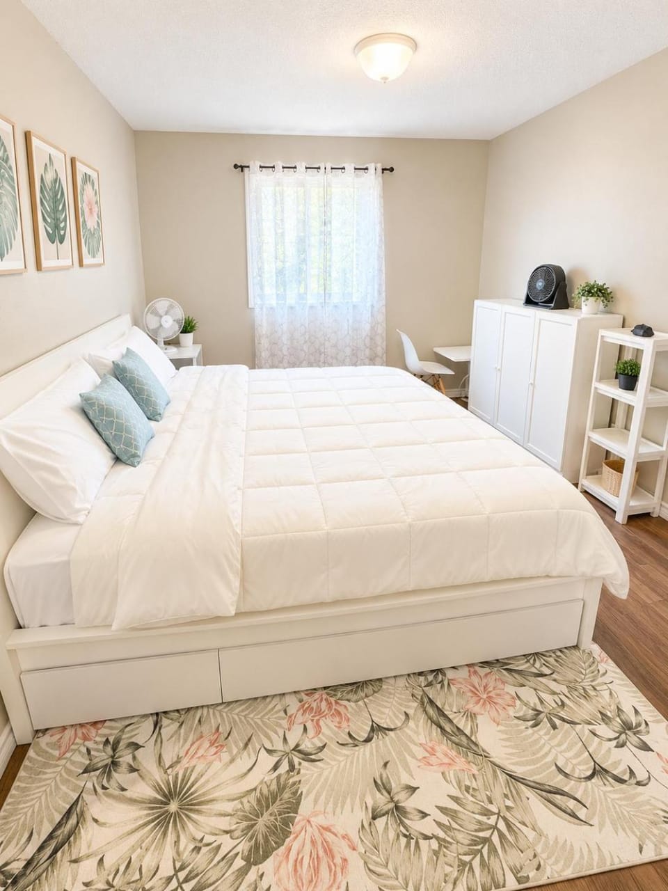Hidden Gem Spacious 3-Bedroom Retreat Free Parking Apartment in Brant