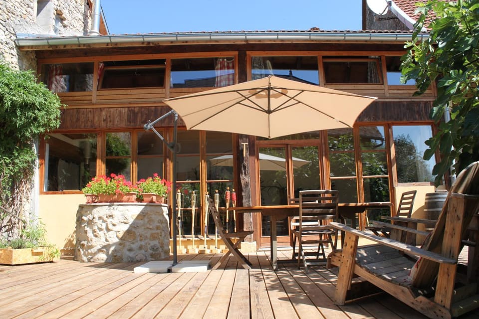 Facade/entrance, Balcony/Terrace