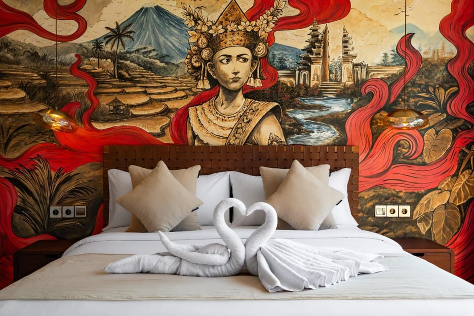 Bed, Photo of the whole room, Decorative detail, Bedroom, towels