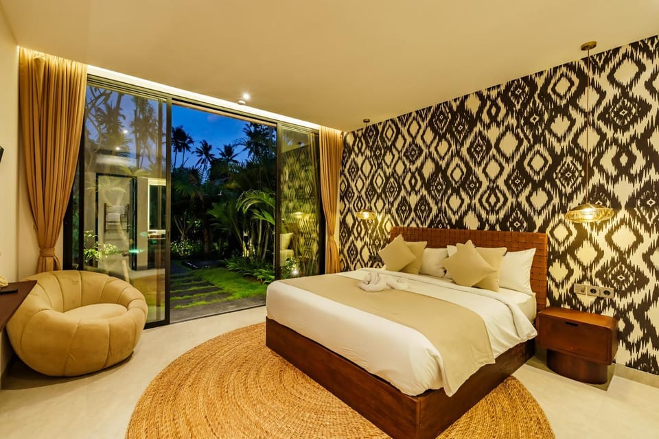 Bed, Photo of the whole room, Bedroom, Garden view