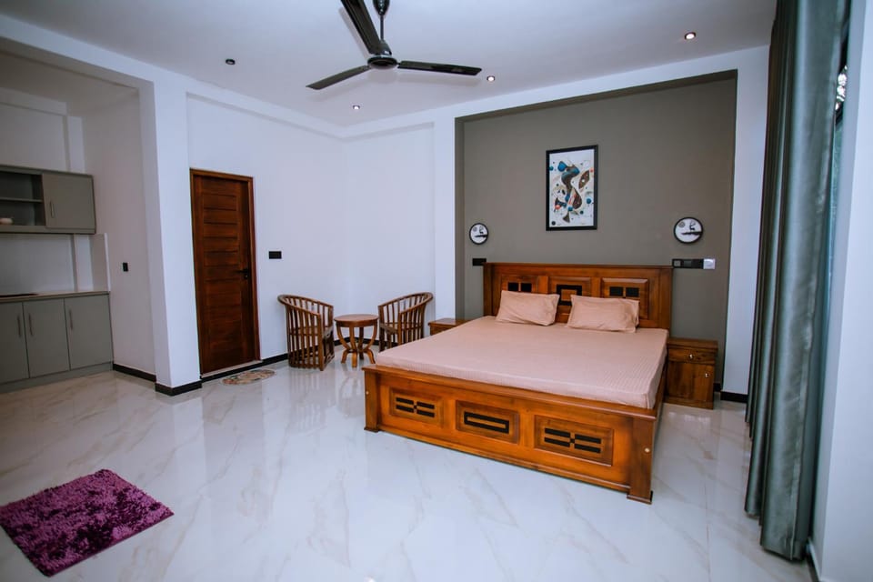 Bed, Photo of the whole room, Bedroom, fireplace, wardrobe