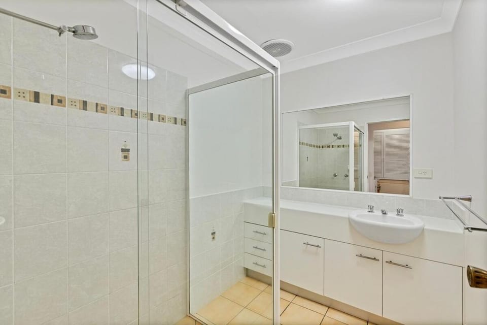 18 Quiet Waters - River Front Apartment in Maroochydore