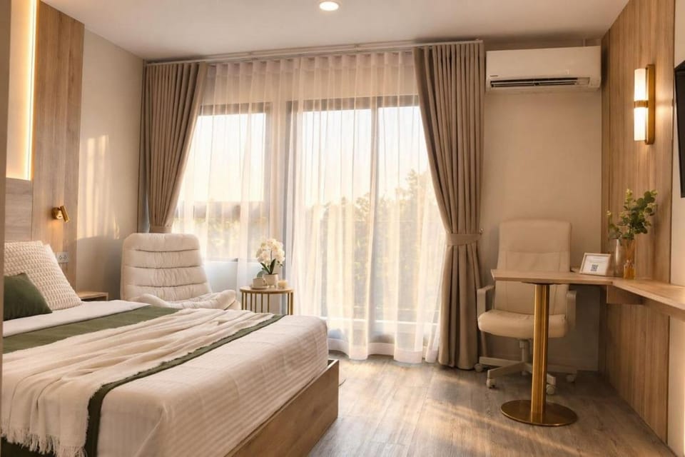 Bed, Photo of the whole room, Bedroom, internet, air conditioner