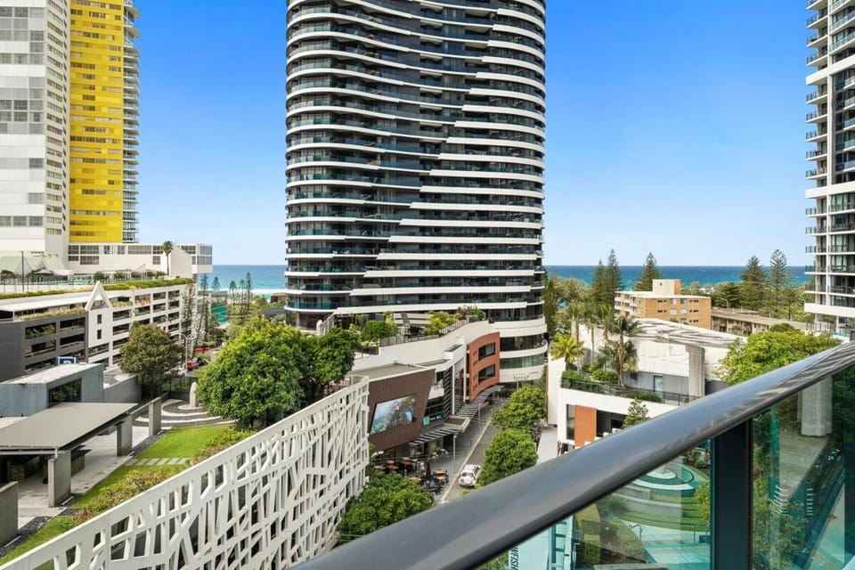 Beach Perfect at Oracle Level 7 Apartment in Gold Coast