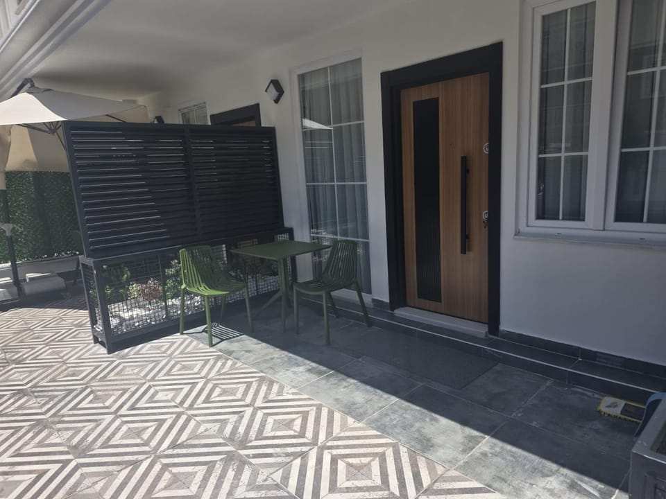 Patio, View (from property/room), Balcony/Terrace