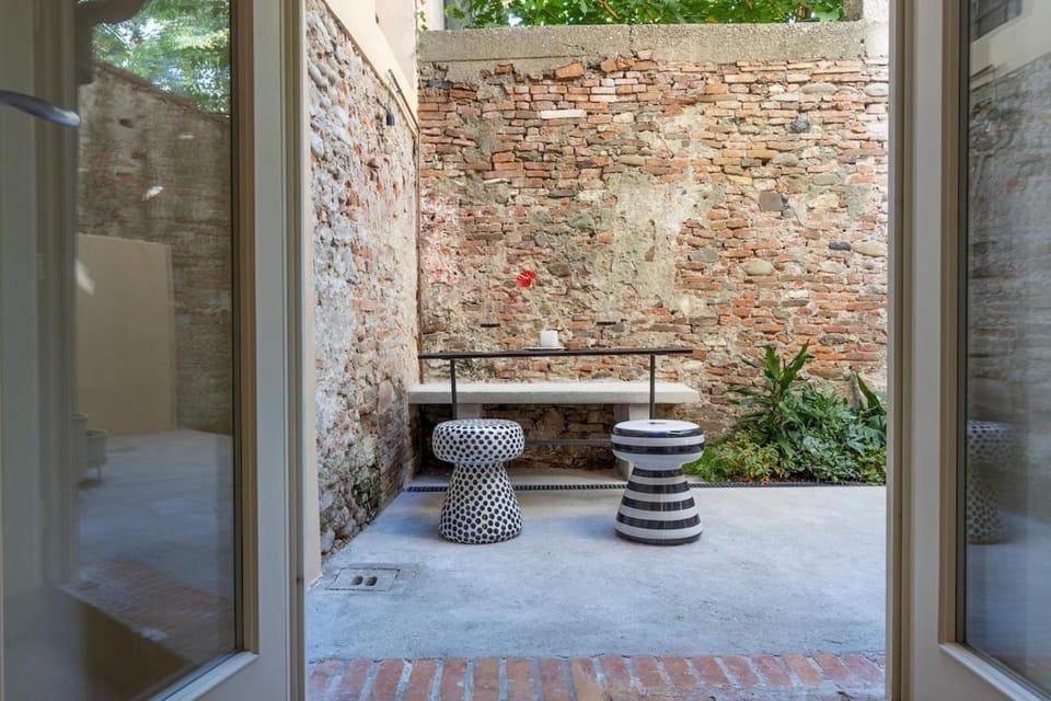 Property building, Patio, Garden
