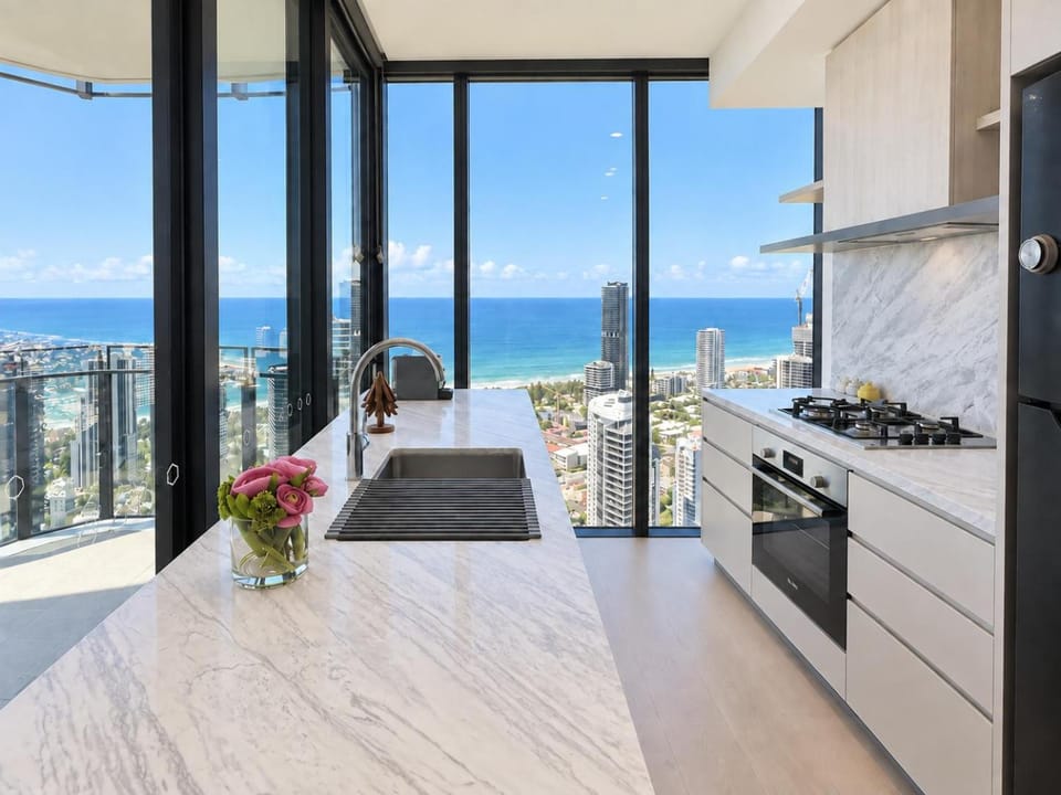 Kitchen or kitchenette, Sea view