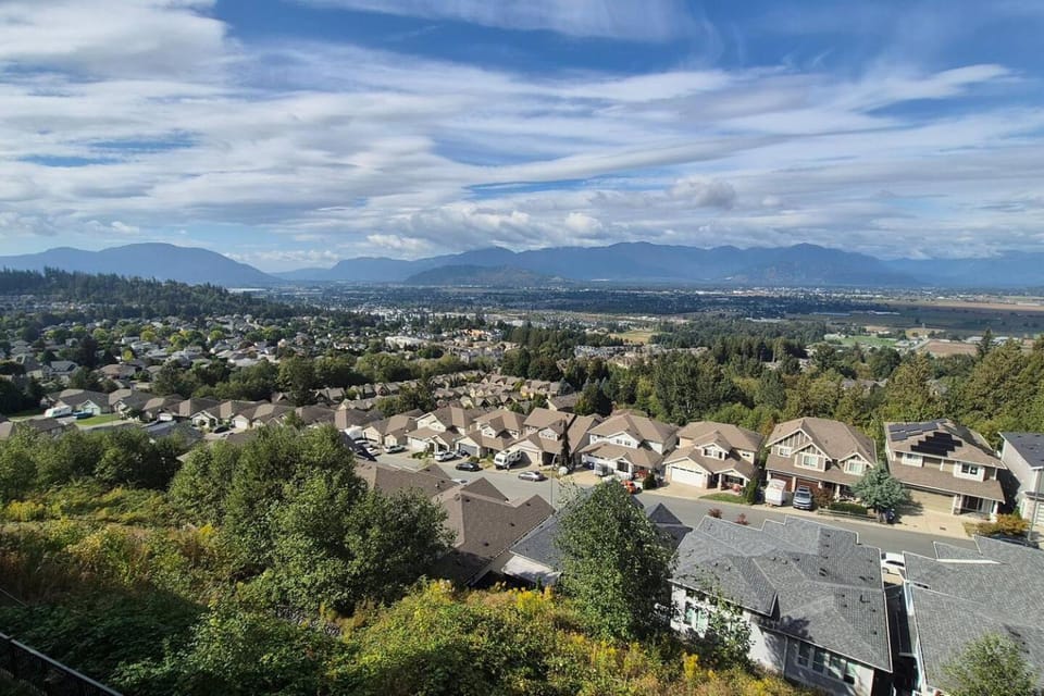 Elevated Horizon Retreat - Alpine Bed and Breakfast in Chilliwack