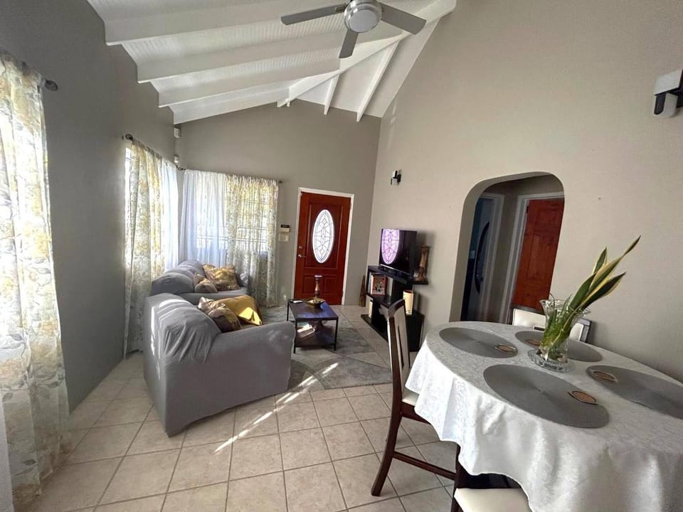 Cozy Cottage Antigua House in Antigua and Barbuda