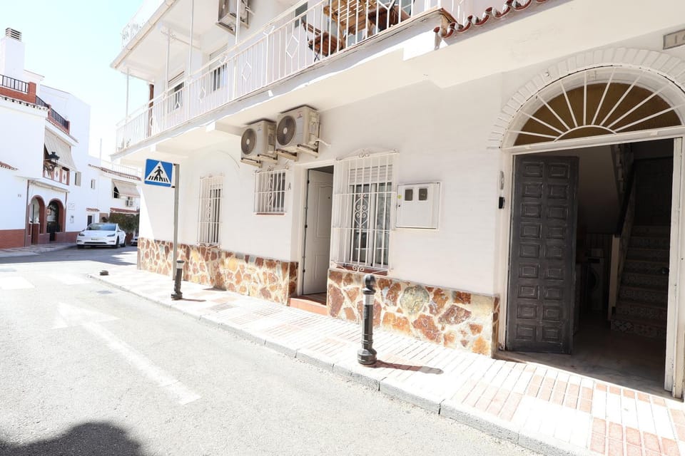 Galicia B - Renovated Studio in the Heart of Arroyo de la Miel Apartment in Benalmadena