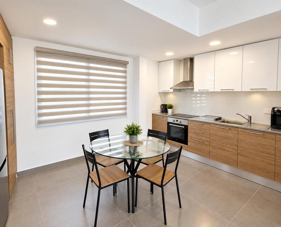 Kitchen or kitchenette, Seating area, Dining area, stove