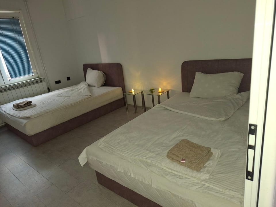 Private villa with outdoor JACUZZI Bed and Breakfast in Belgrade