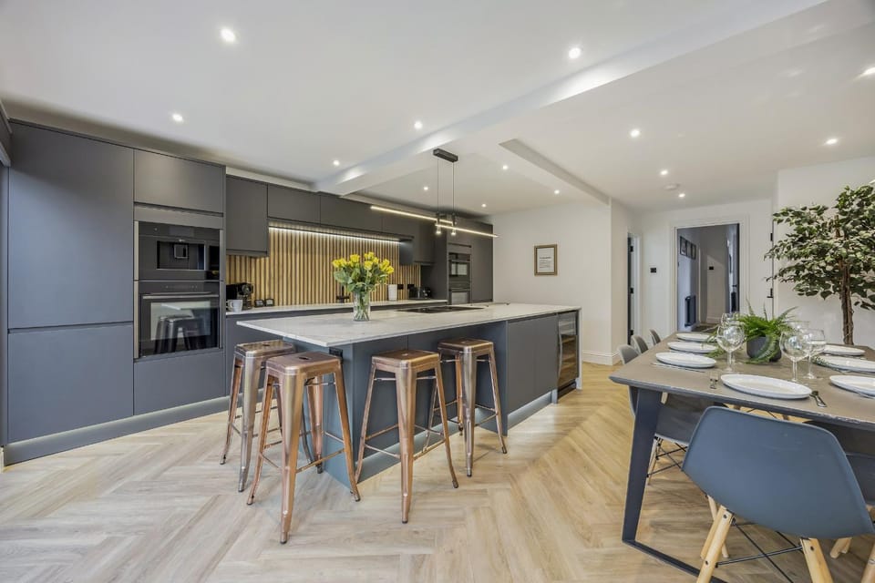 Kitchen or kitchenette, Dining area, oven, stove, kitchen