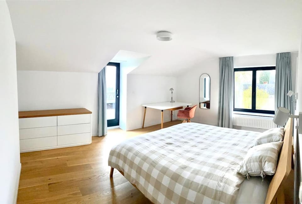 View, Jacuzzi & Pool Table Bed and Breakfast in Dinant