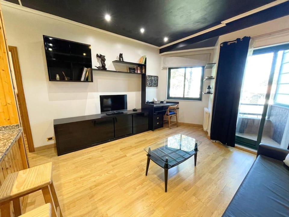 TV and multimedia, Kitchen or kitchenette, Living room, Seating area, Dining area, Evening entertainment