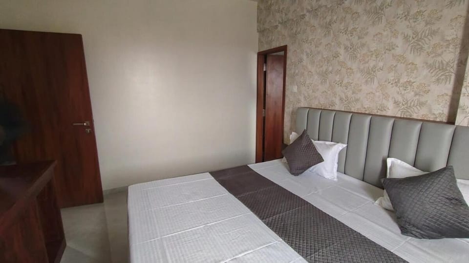 Archit 3Bhk spacious service apartment Apartment in Maharashtra
