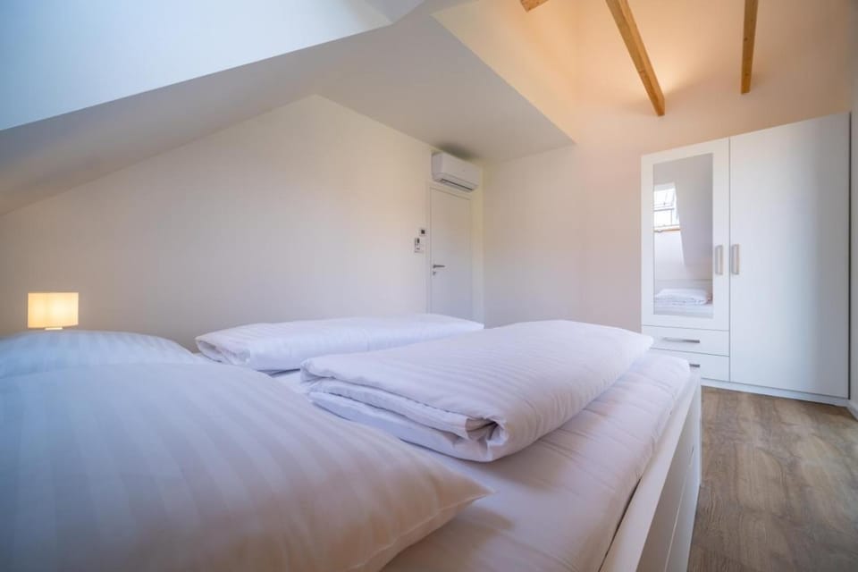Bed, Photo of the whole room, Bedroom, towels, wardrobe