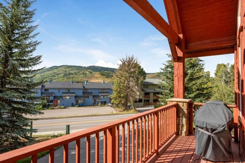 Spacious Avon Townhome - Views of Beaver Creek House in Avon