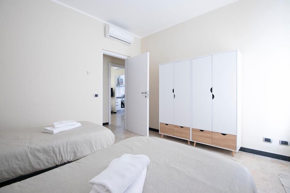 Bed, Photo of the whole room, Bedroom, towels, wardrobe, air conditioner
