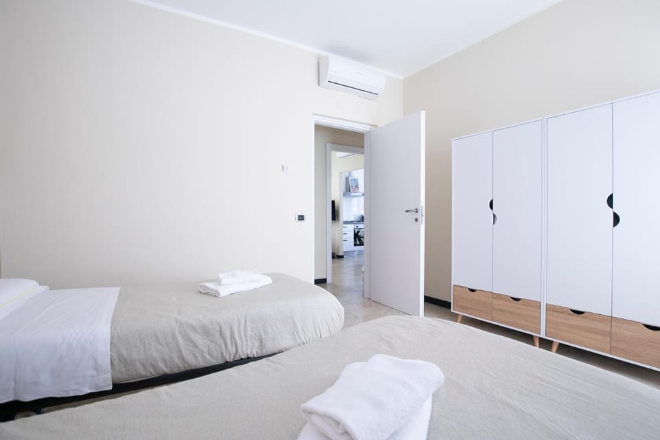 Bed, Photo of the whole room, Bedroom, towels, wardrobe, air conditioner