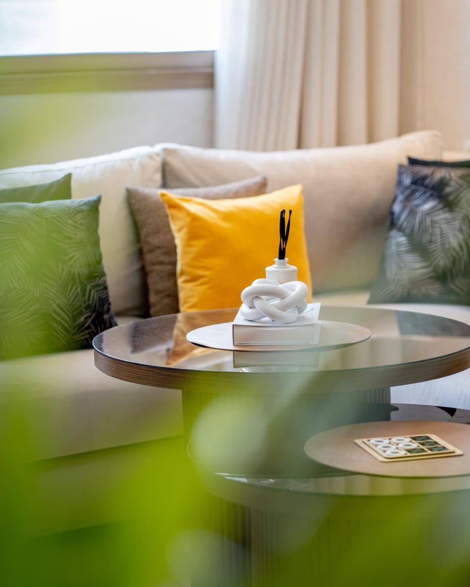 Living room, Food and drinks