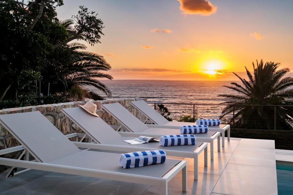 Sea view, Swimming pool, sunbed