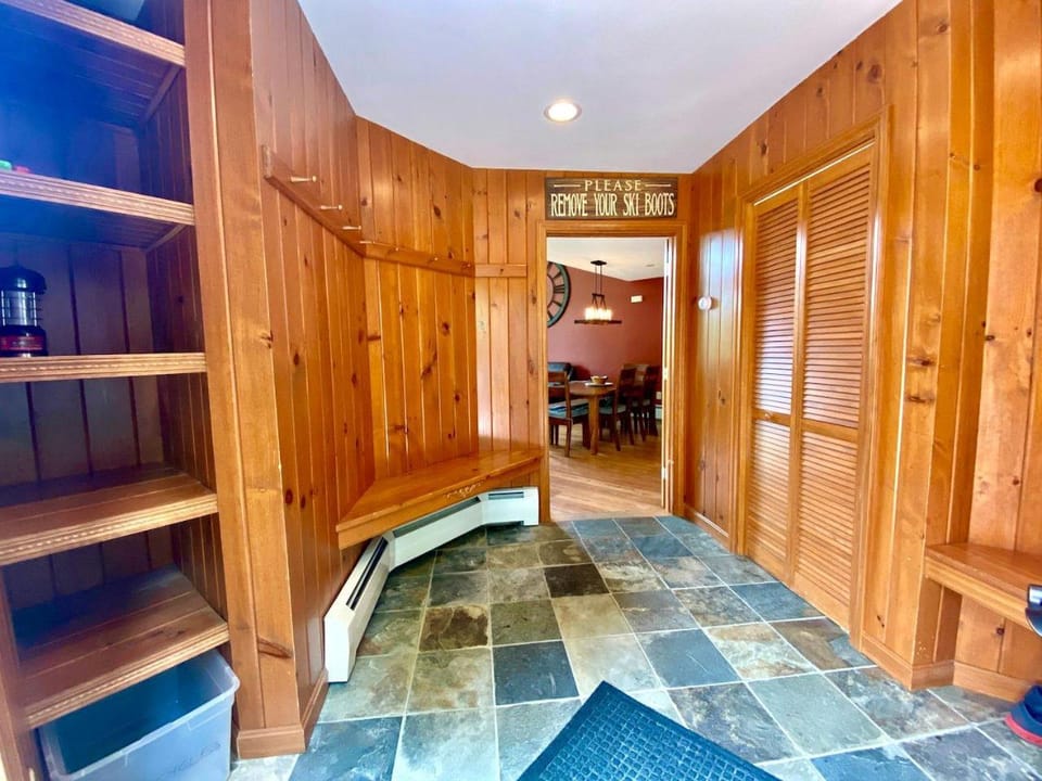 Fabulous Cabin in the White Mountains for Group Getaways Cabin in Carroll