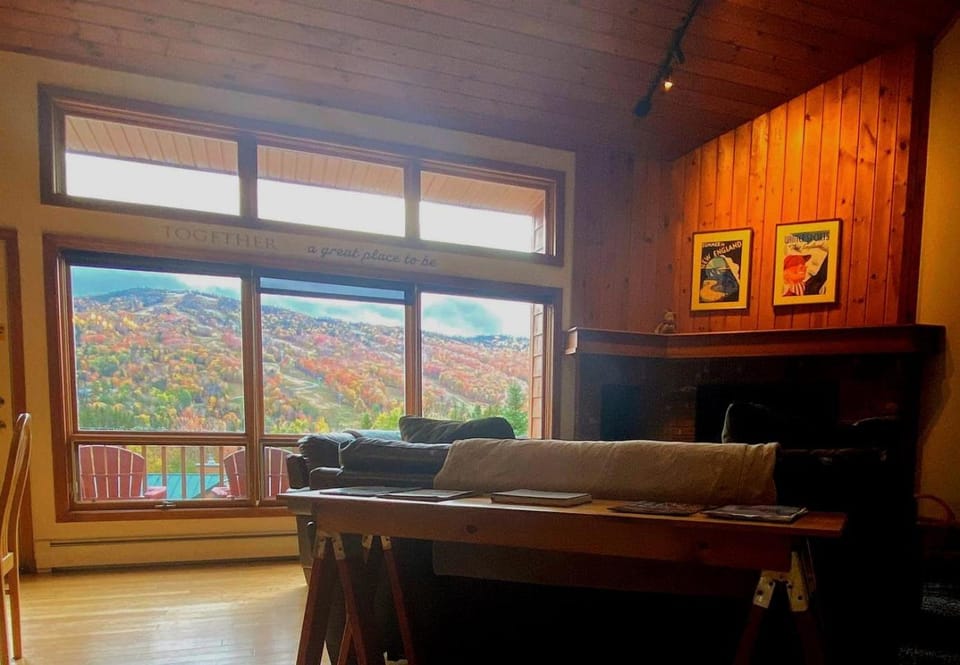 Bright Mount Washington Cabin for a Vacation in New Hampshire Cabin in Carroll