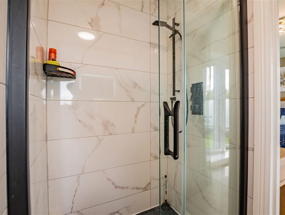 Cassa Daniela propose un hébergement à Silvaplana Apartment in Saint Moritz