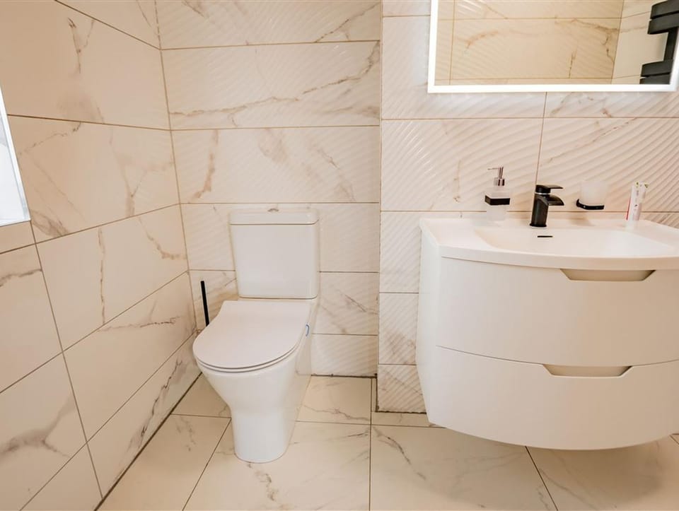 Cassa Daniela propose un hébergement à Silvaplana Apartment in Saint Moritz