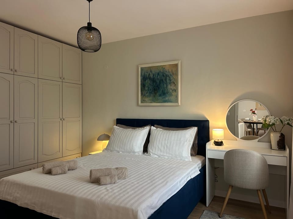 Bed, Photo of the whole room, Bedroom, wardrobe