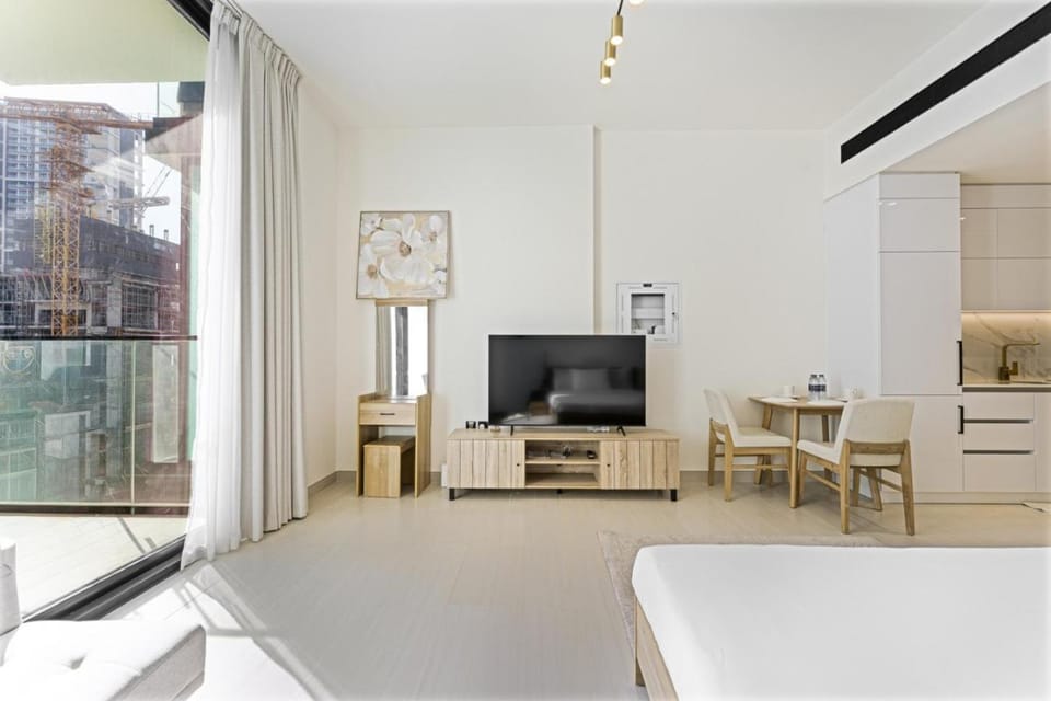 Bright Modern Studio with Balcony in Binghatti Lavender, JVC Apartment in Dubai