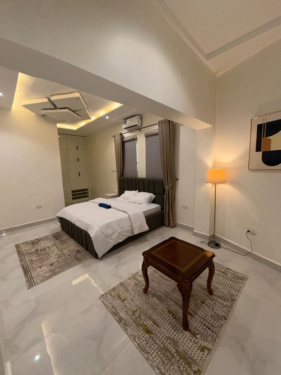 Photo of the whole room, Bedroom
