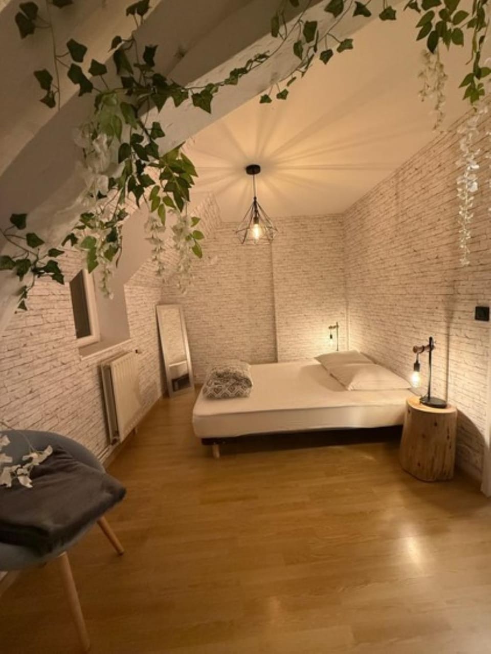 Bed, Bedroom