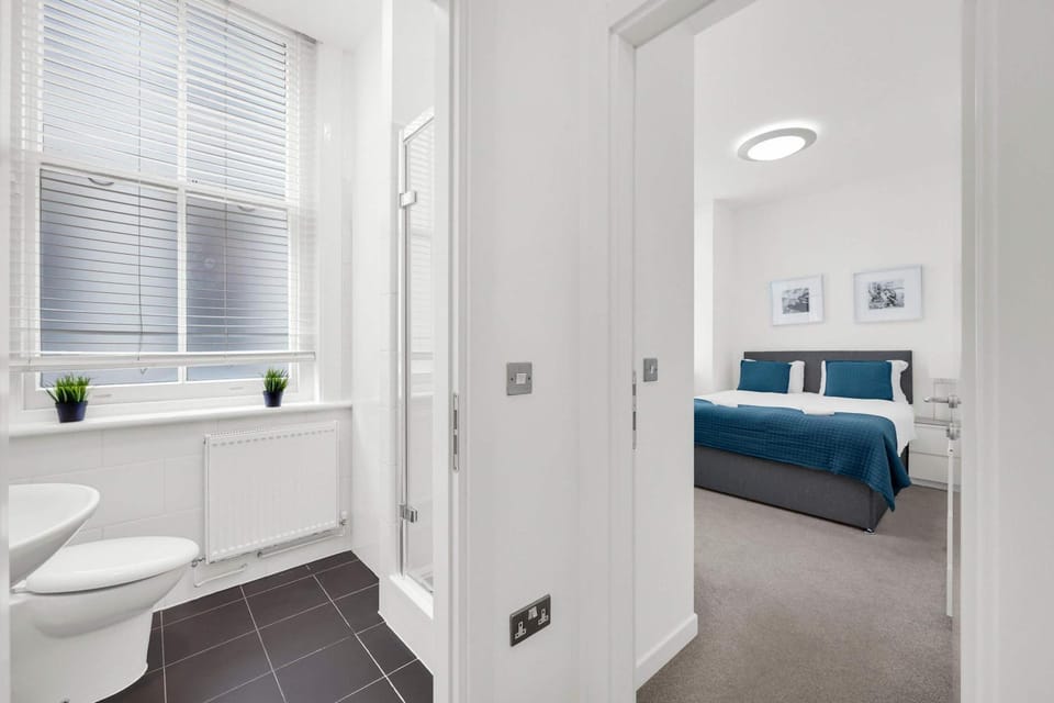 1SH one bed flat sleeps 4 in Holborn Apartment in London Borough of Camden