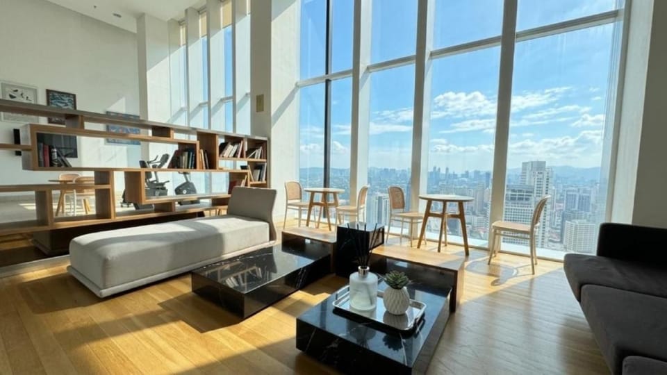 Communal lounge/ TV room