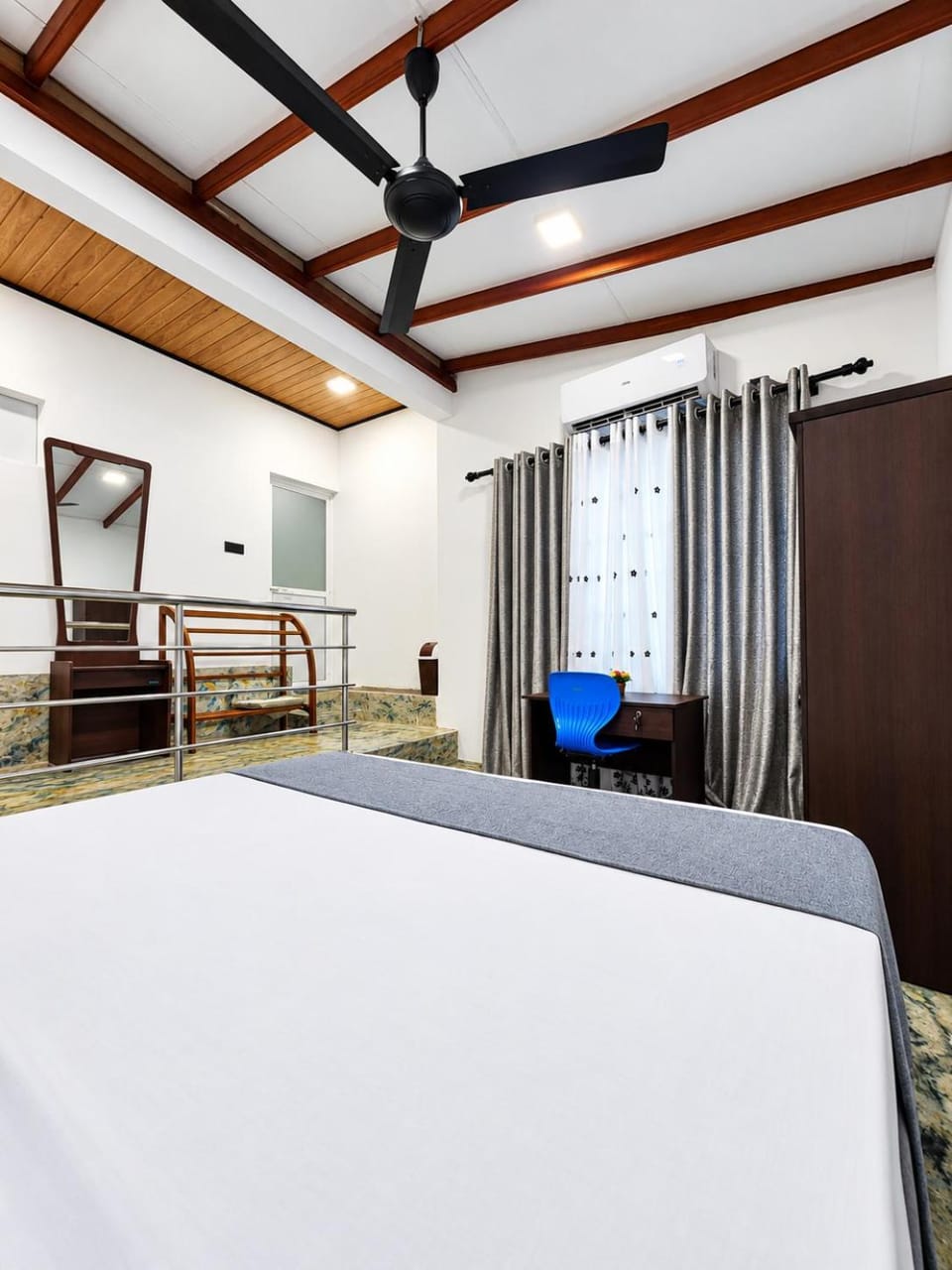 Sithujaya White Mirissa Bed and Breakfast in Mirissa