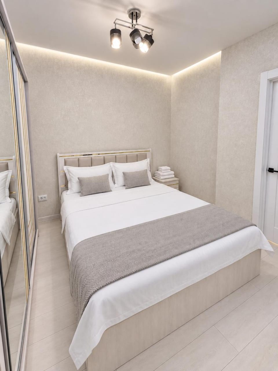 Diplomat Residence Modern Apartment on the 15th Floor Apartment in Europe