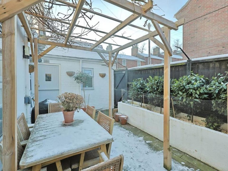 Patio, Day, Internal: Not applicable to any particular room