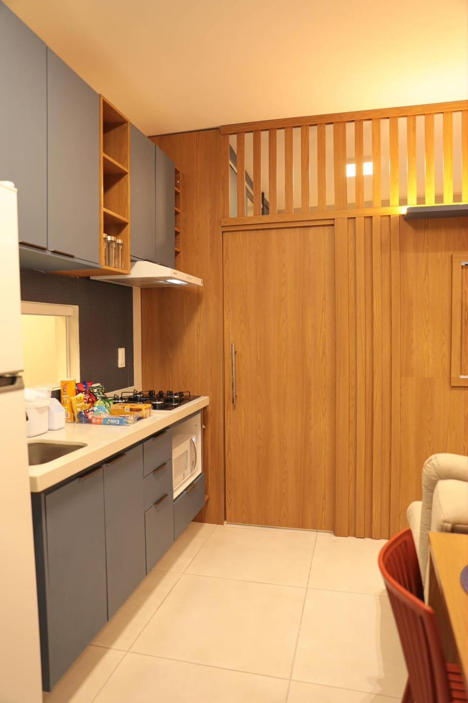 Kitchen or kitchenette, Dining area, stove