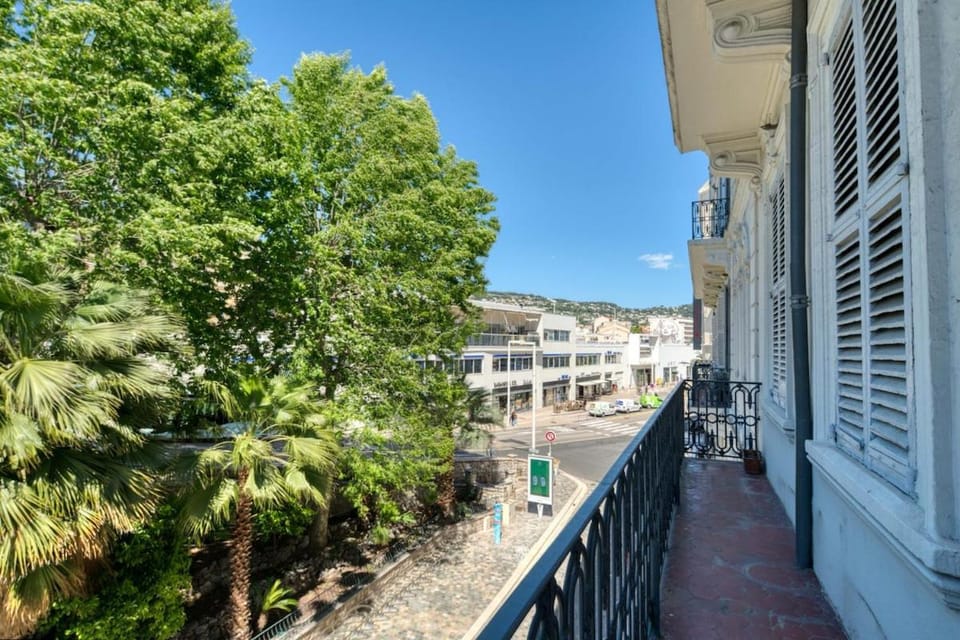 Luxurious 4-Bedroom Apartment - Cannes Center Apartment in Cannes