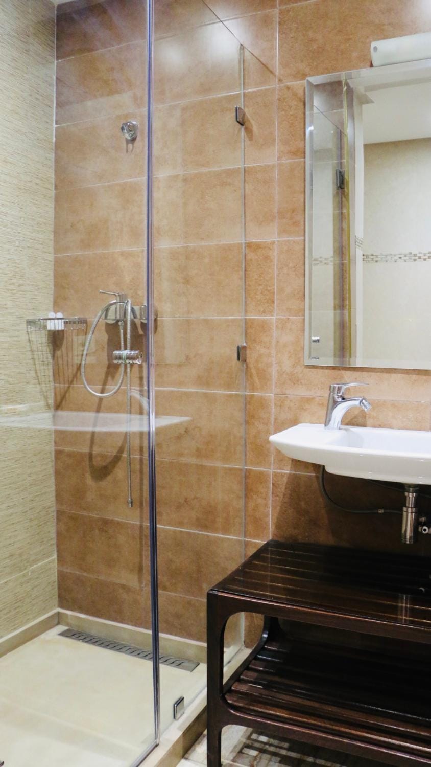 Shower, Bathroom