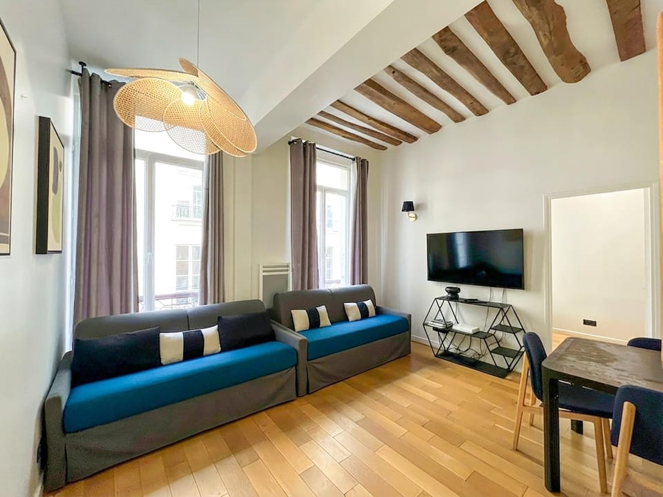 UrbanFlat 98 -Grand Appartement Centre de Paris pour 12 Voyageurs Apartment in Paris