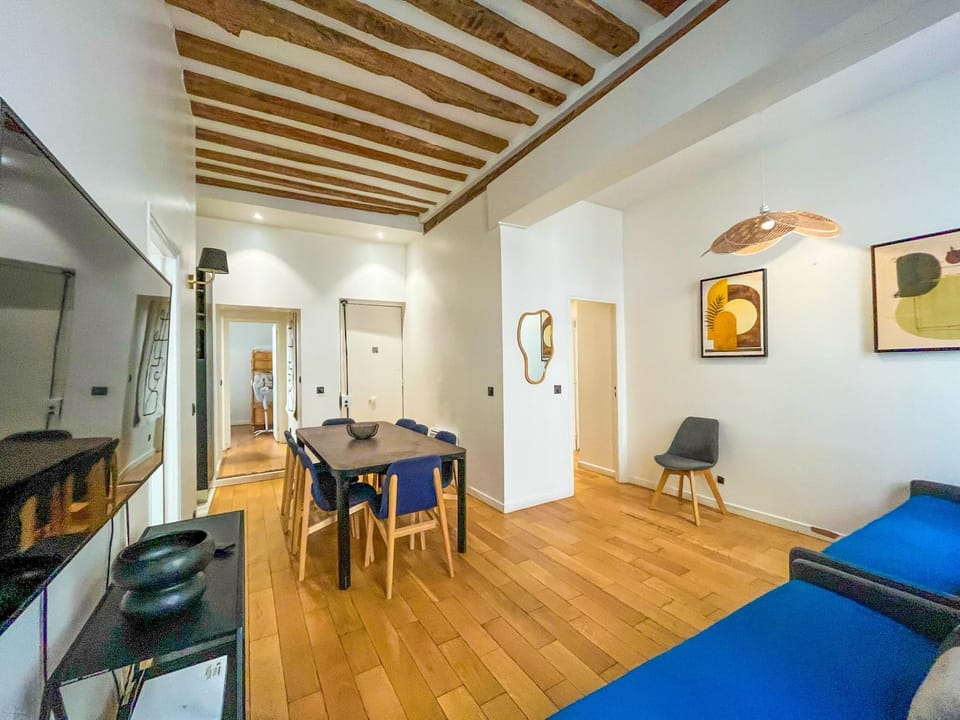 UrbanFlat 98 -Grand Appartement Centre de Paris pour 12 Voyageurs Apartment in Paris