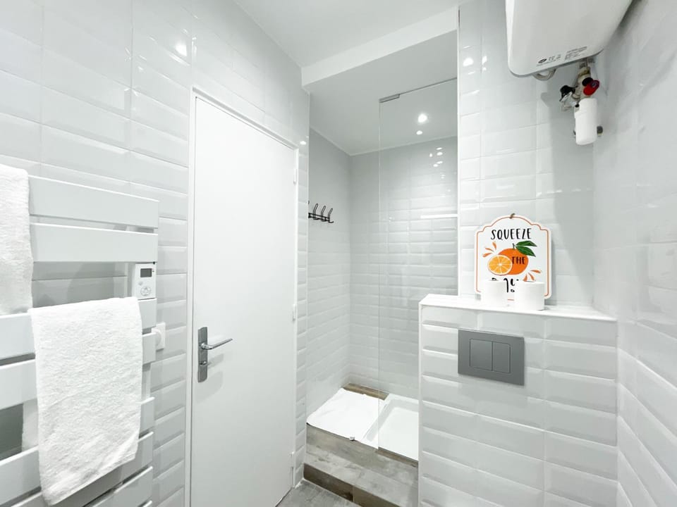 UrbanFlat 198 - Superbe Maison de Ville Proche Centre de Paris Apartment in Paris
