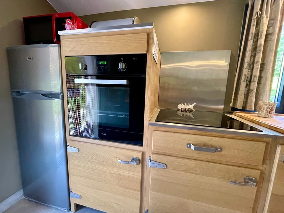 Kitchen or kitchenette, oven, stove, kitchen