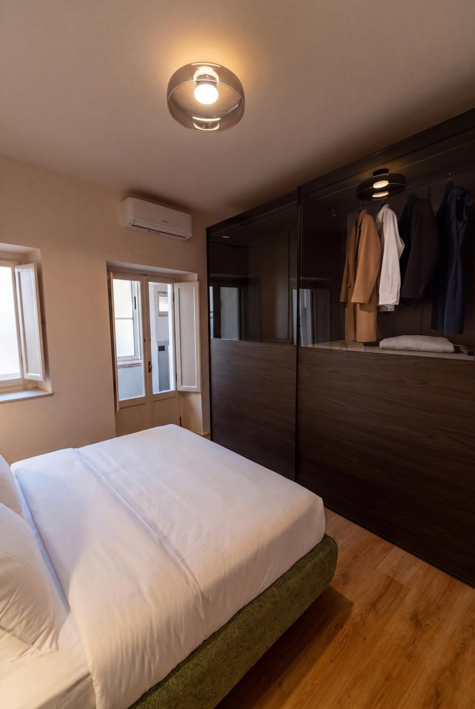 Bed, Photo of the whole room, Bedroom, wardrobe