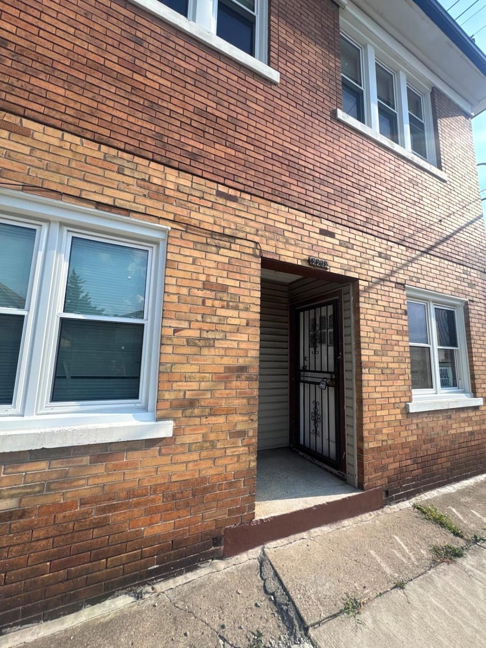 Hamtramck Near DT Det 2BR 1BA Kitchen, Living Space Apartment in Hamtramck